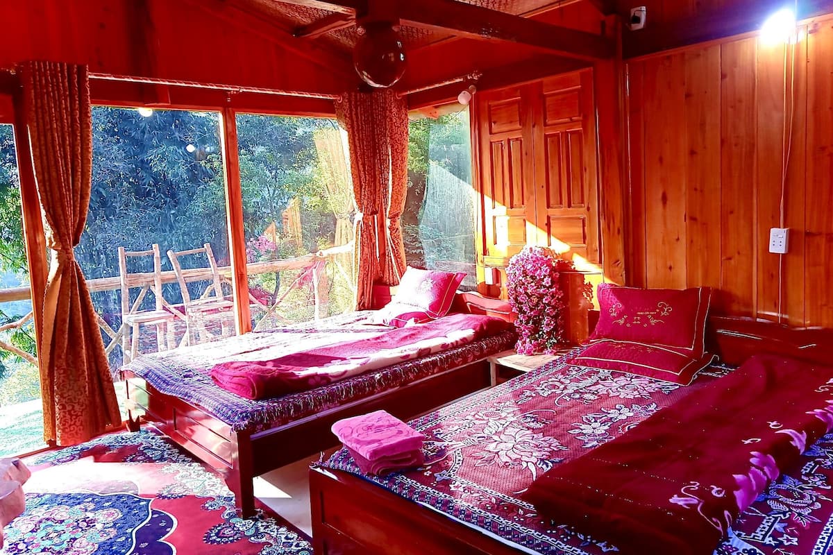 Panorama bungalow | 1 slaapkamer, een minibar, een bureau, geluiddichte muren