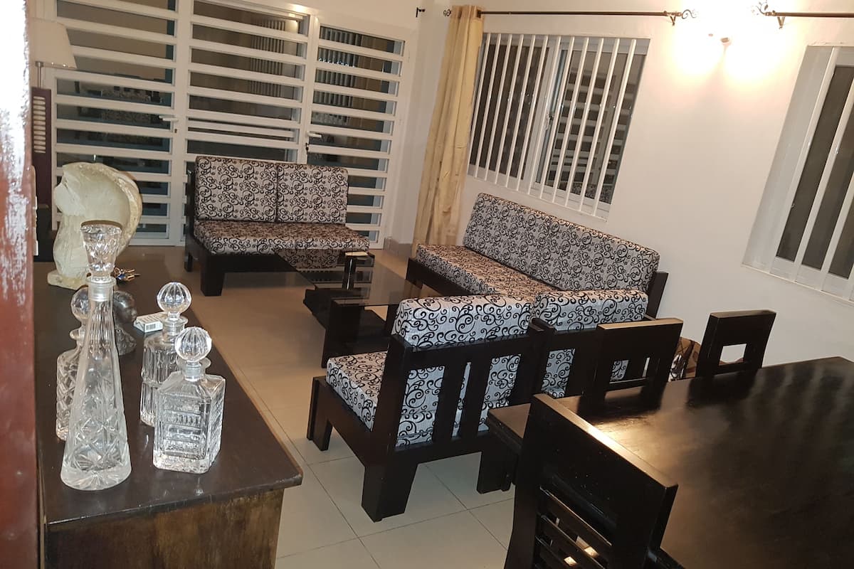 Appartement Familial, 3 chambres, cuisine, en bord de plage | Salle de séjour
