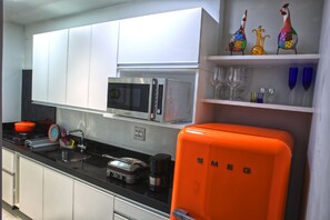 Departamento, 2 habitaciones, para no fumadores, 2 baños | Cocina privada | Refrigerador y microondas 