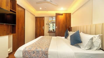 Deluxe Double Room | Soundproofing, free WiFi, bed sheets