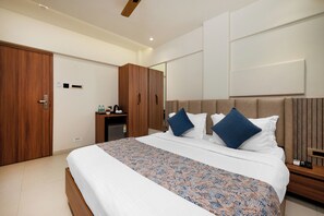 Deluxe Double Room | Soundproofing, free WiFi, bed sheets