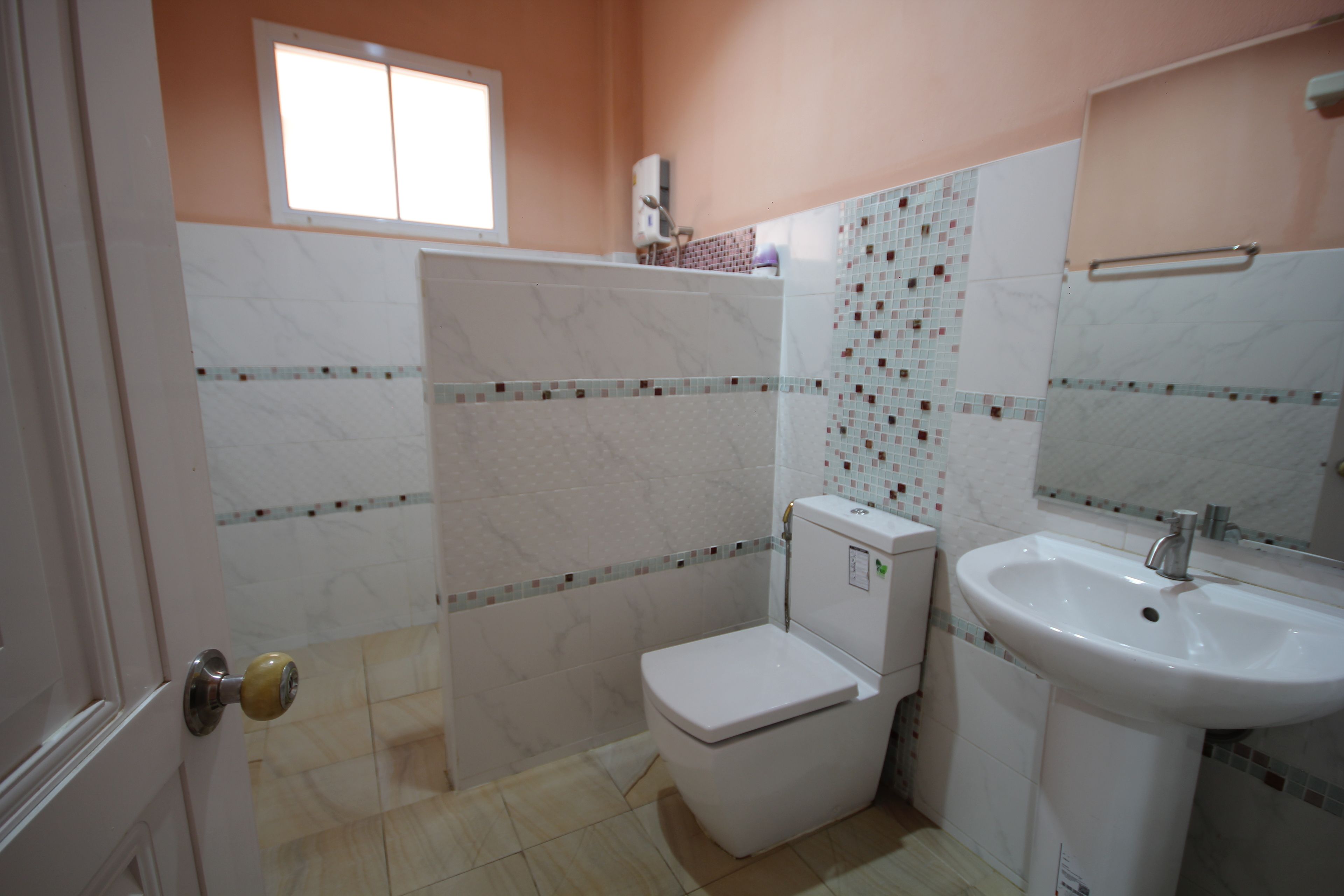 vip (resort zone)  | bathroom | shower, free toiletries, hair dryer, towels