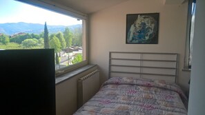 Comfort-Penthouse, Mehrere Betten, Nichtraucher, Gartenblick | 1 Schlafzimmer, Bettwäsche aus ägyptischer Baumwolle