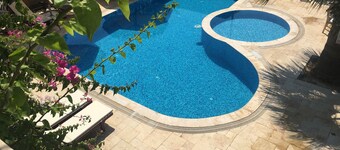 Villanaz Apart Hotel