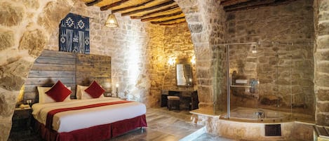 Junior Suite | Free minibar, in-room safe, desk, blackout curtains