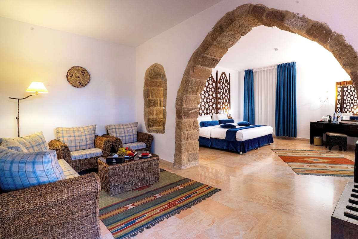 Articles de minibar gratuits, coffre-fort, bureau