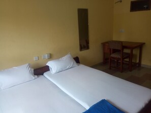 Deluxe Double Room - Zito Guest Inn (Akosombo)