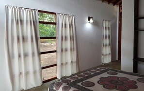 Design-Ferienhütte, 1 Schlafzimmer, zum Garten hin | Pillowtop-Betten, individuell dekoriert, individuell eingerichtet