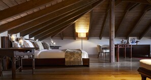 Attic Suite | Desk, soundproofing, free WiFi, bed sheets - MounTrace Suites & Spa (Zagori)