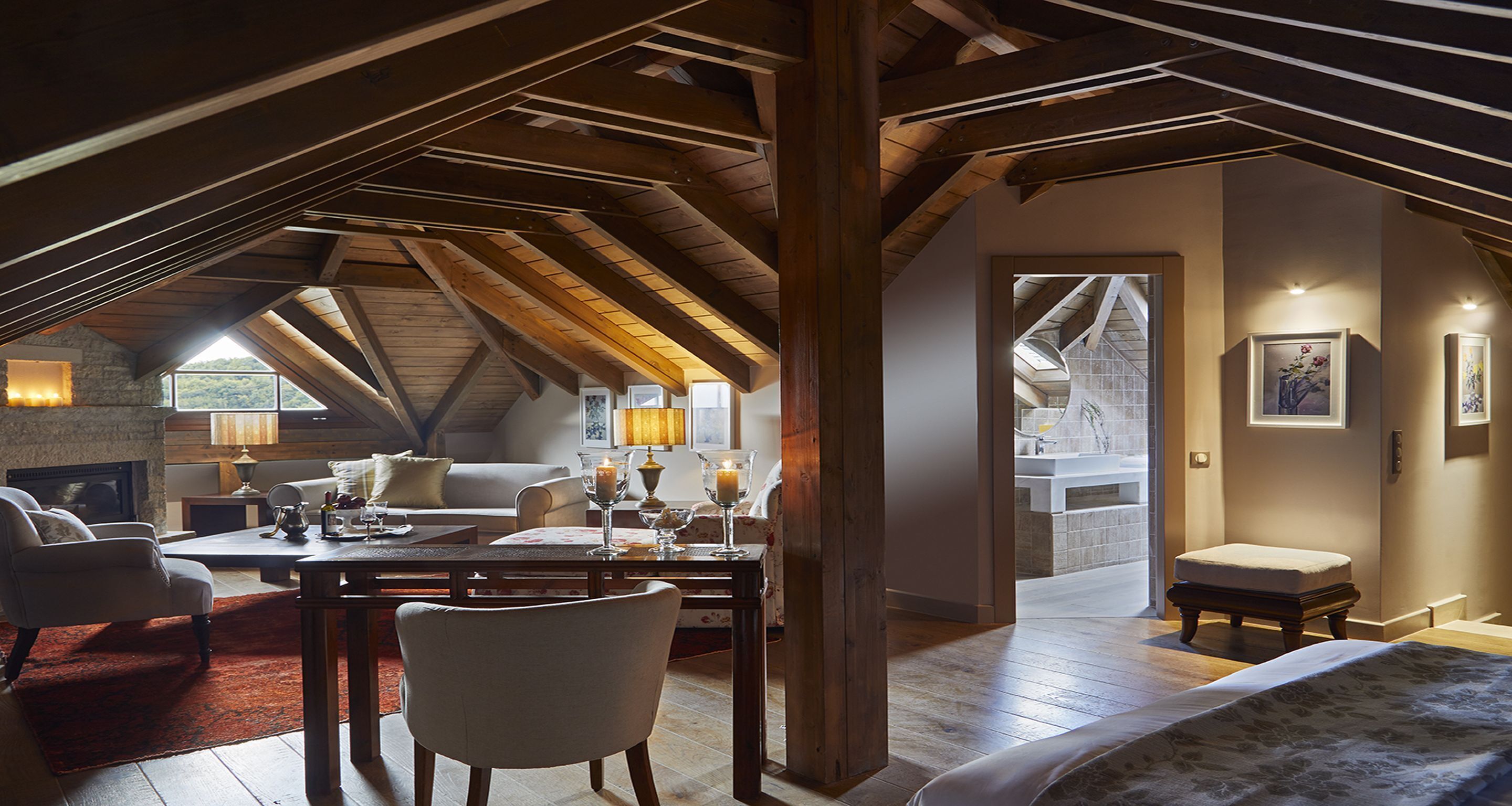 Suite | Een bureau, geluiddichte muren, gratis wifi, beddengoed