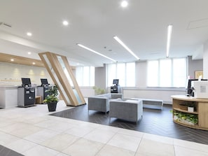 Reception - SHIZUTETSU HOTEL PREZIO Hakata-Ekimae (Fukuoka)