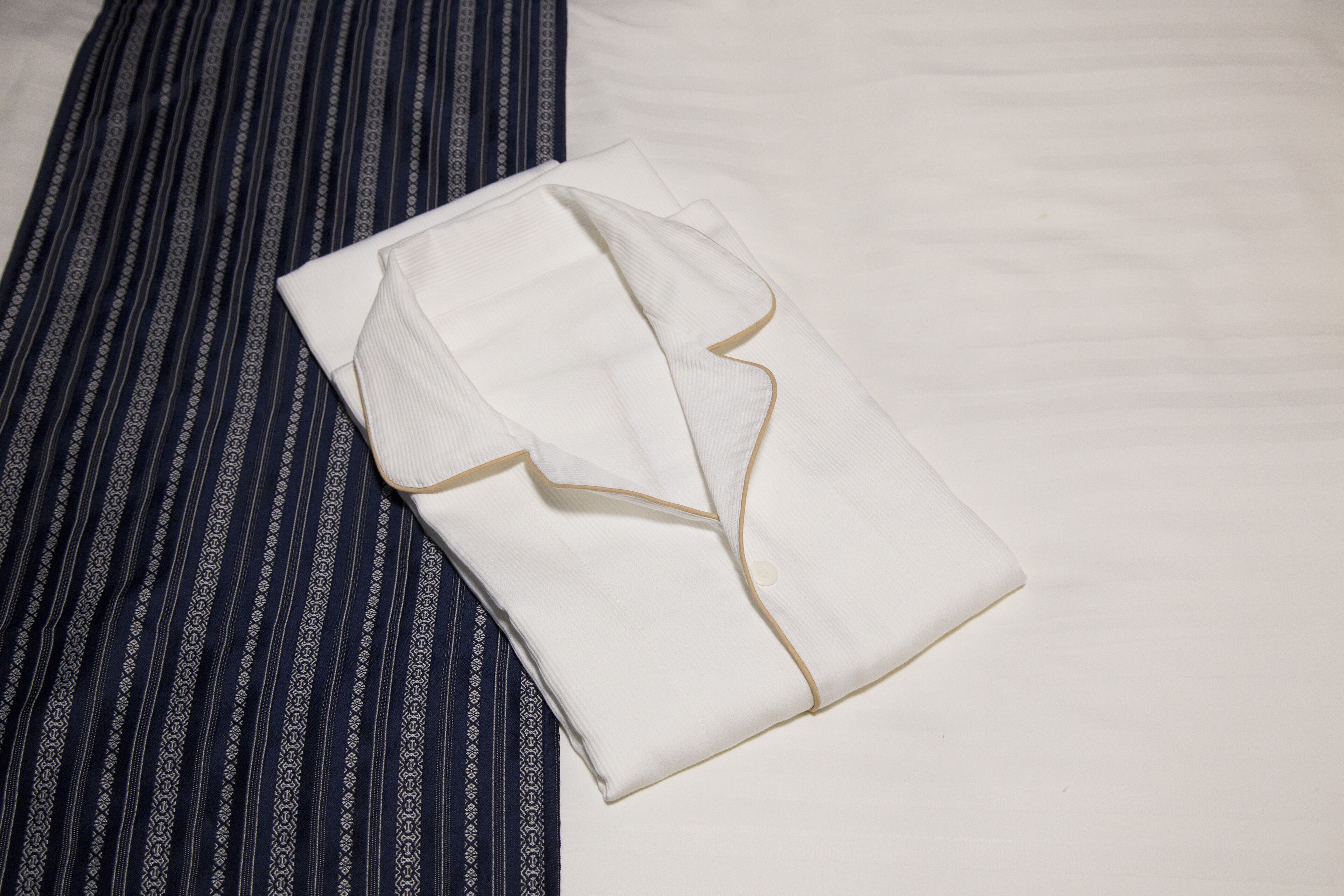 combined shower/bathtub, deep-soaking bathtub, free toiletries