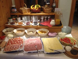 Alimentos y bebidas