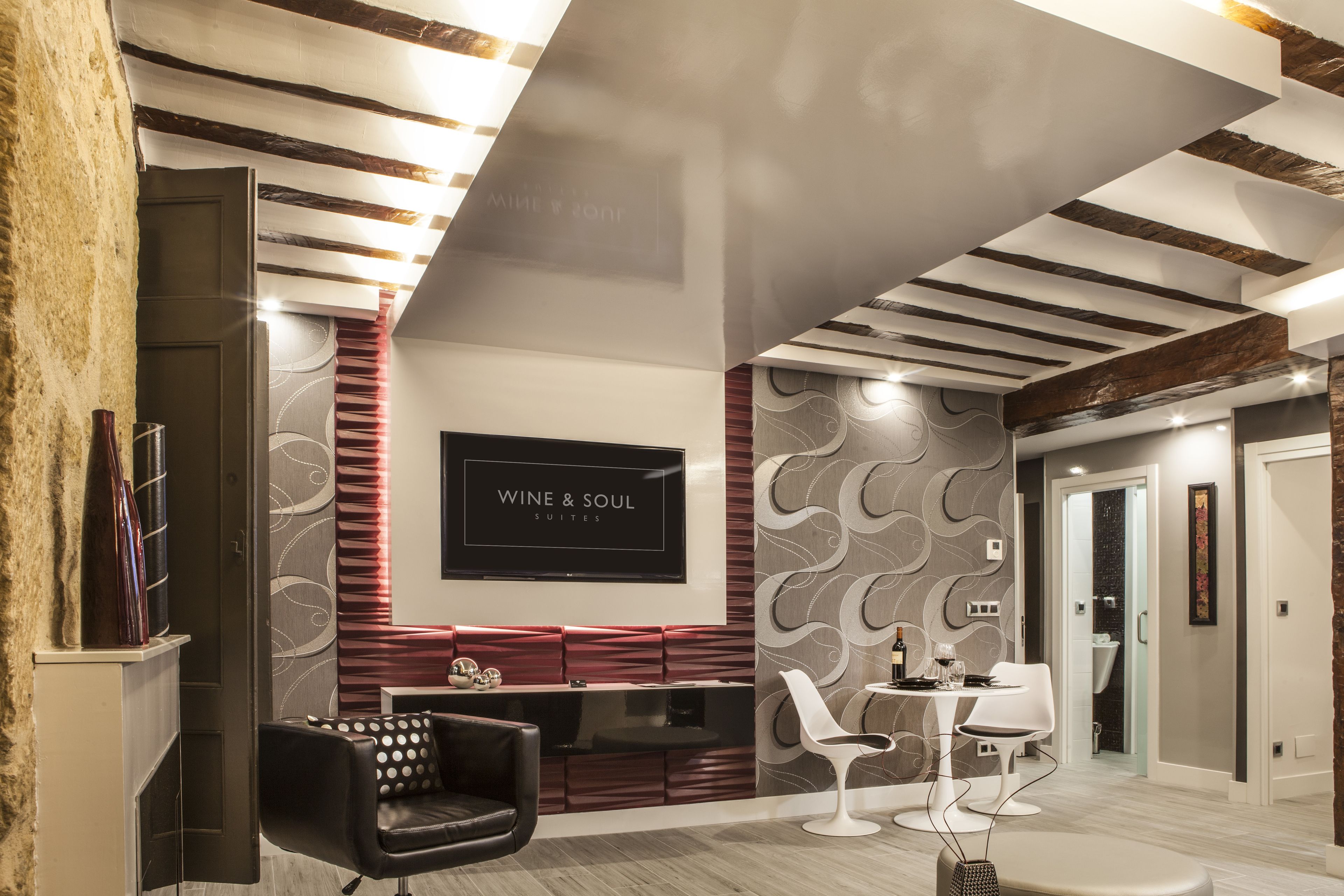 exclusive suite, 1 bedroom (suite reserva) | living area | flat-screen tv, fireplace, heated floors