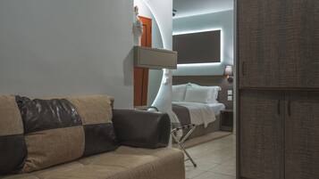 Standard Room, Fireplace | Soundproofing, free cribs/infant beds, free WiFi, bed sheets