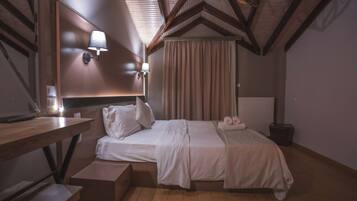 Deluxe Suite (Junior) | Soundproofing, free cots/infant beds, free WiFi, bed sheets