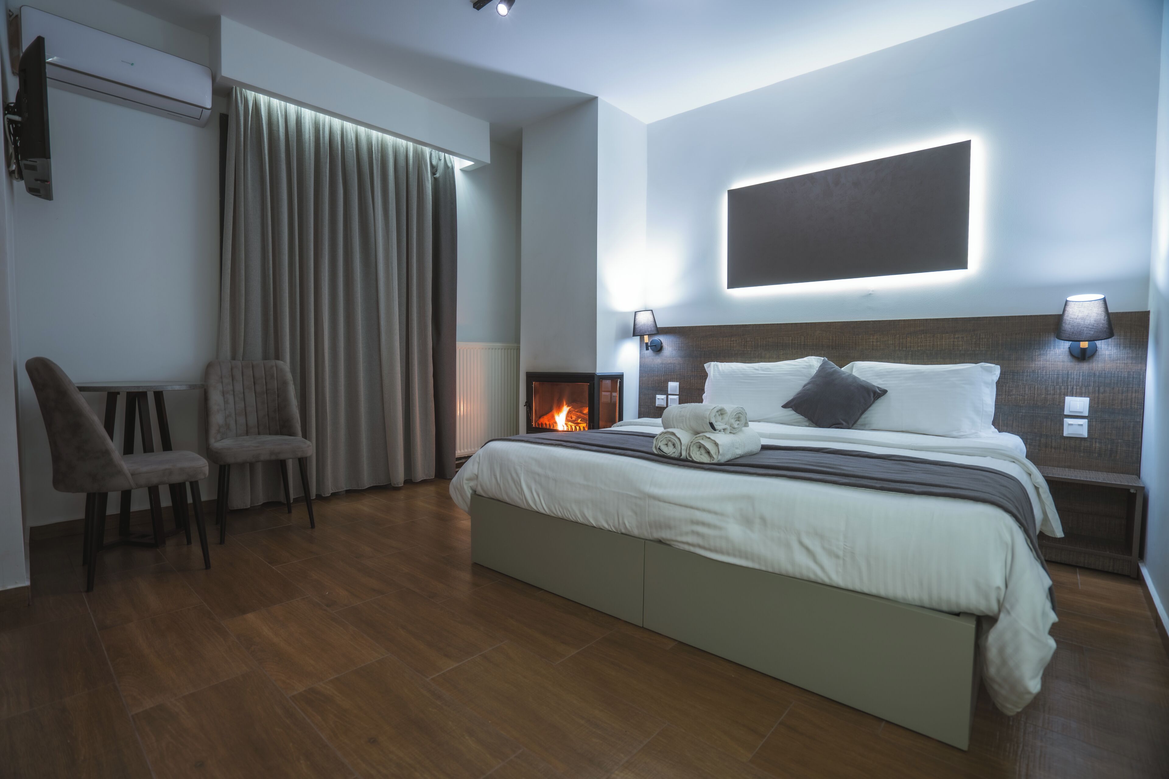 Standard Double Room, Fireplace | Soundproofing, free cribs/infant beds, free WiFi, bed sheets