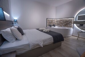 Deluxe Suite | Soundproofing, free cribs/infant beds, free WiFi, bed sheets