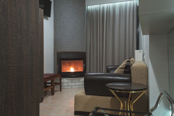 Standard Room, Fireplace | Soundproofing, free WiFi, bed sheets