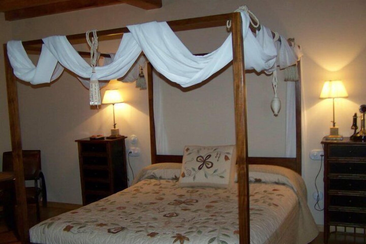 Double Room | Free WiFi, bed sheets