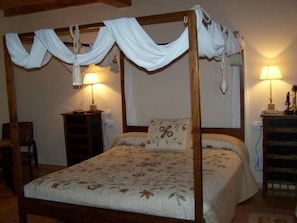 Double Room | Free WiFi, bed sheets - A Casa de Mañas (Mondonedo)