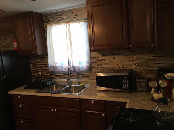 Dining - Cozy Place (Niagara Falls)