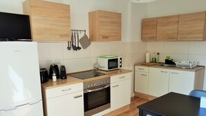 Basic Apartment, 2 Bedrooms | Private kitchen - Glück Auf Appartements Schederhofstraße (Essen)