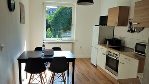 Basic Apartment, 2 Bedrooms | Private kitchen - Glück Auf Appartements Schederhofstraße (Essen)