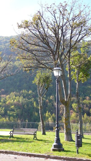 Property grounds - Romantico B&B (Serra Sant'Abbondio)