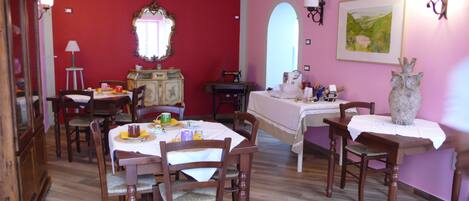 Dagelijks ontbijtbuffet inbegrepen