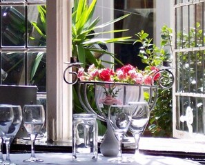 Lunch and dinner served, British cuisine - The Brickwall Hotel (Battle)