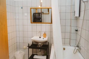 Apartment, 2 Bedrooms (incl. Cleaning Fee 75€) | Bathroom