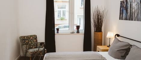 2 bedrooms, desk, iron/ironing board, cots/infant beds