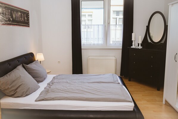 Departamento, 2 habitaciones (incl. Cleaning Fee 75€) | 2 habitaciones, escritorio, tabla de planchar con plancha y cunas