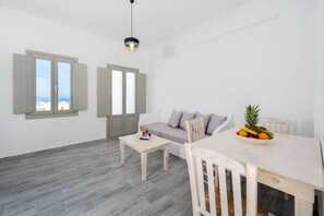 Flat-screen TV - Casa Iphigenia  (Santorini)