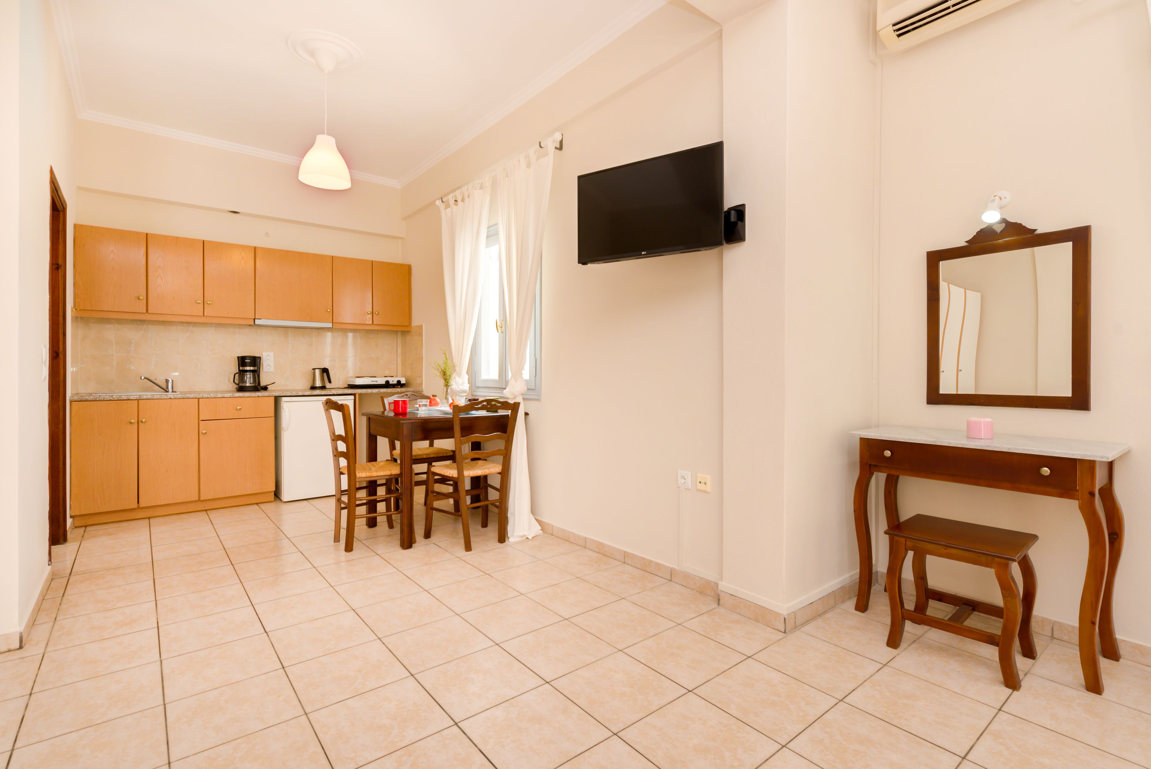 fridge, stovetop, coffee/tea maker, electric kettle