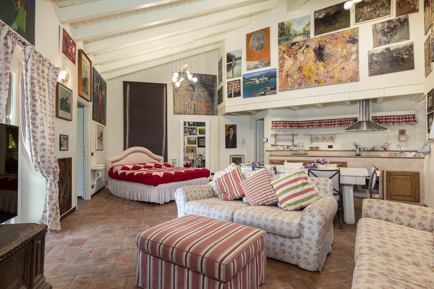 ファミリー 4 人部屋 | リビング エリア | 薄型テレビ