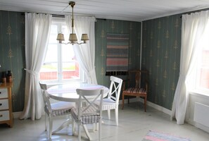 Fridge, microwave, oven, stovetop - STF Vandrarhem Vilhelmina Kyrkstad (Vilhelmina)