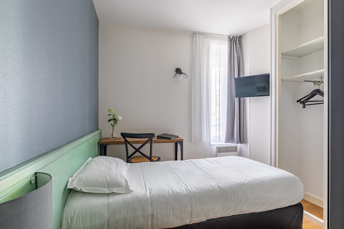 single room | desk, soundproofing, iron/ironing board, free wifi