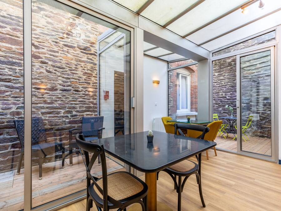 Dagelijks ontbijtbuffet (EUR 10 per persoon)