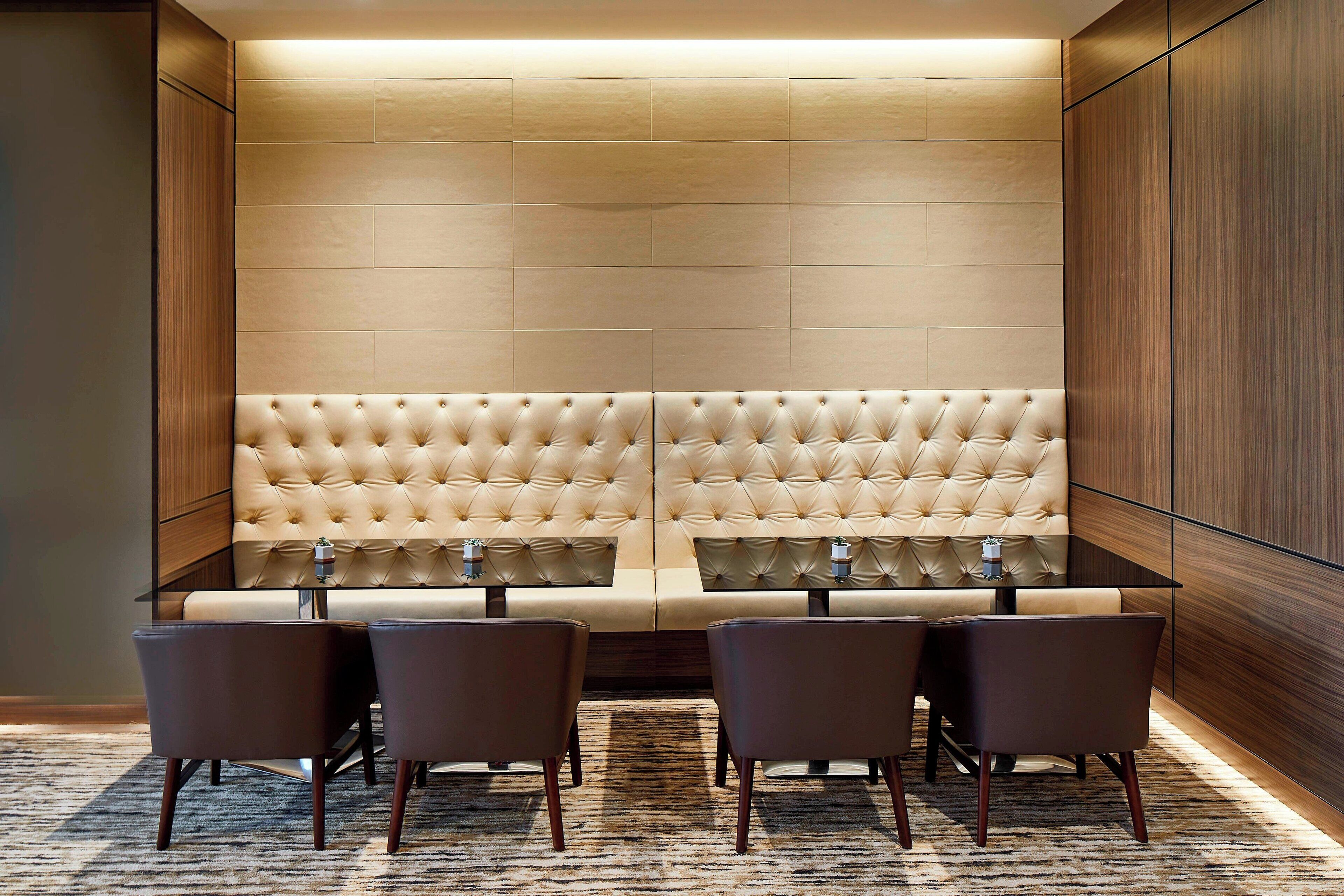 fridge, coffee/tea maker