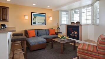 Suite, 1 kamar tidur, dapur | Area keluarga | TV dan perapian