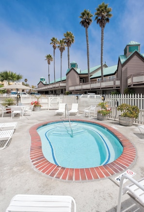 Outdoor spa tub - WorldMark by Wyndham Pismo Beach (Pismo Beach)