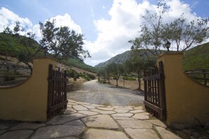 View from property - Agriturismo Sa Rocca (Iglesias)