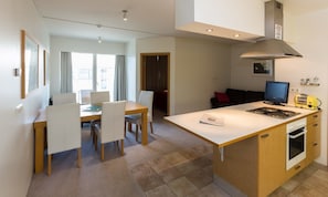 Standard-huoneisto, 2 makuuhuonetta, 2 kylpyhuonetta | Ruokailu omassa huoneessa