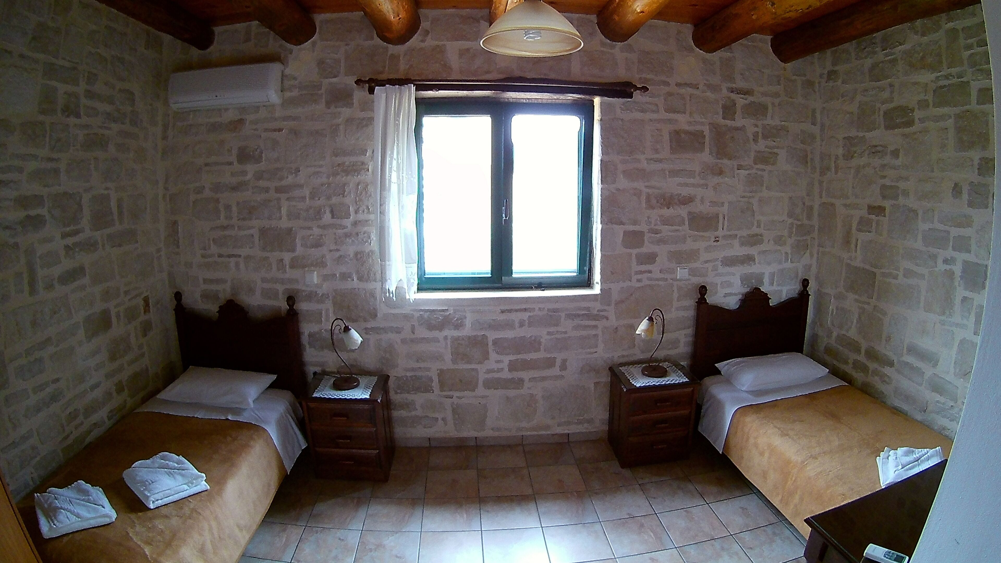 3 間臥室、客房內保險箱、書桌、遮光布/窗簾