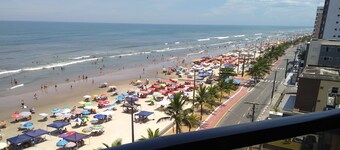 Hi La Residence Flat