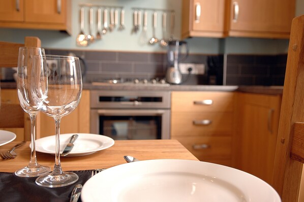 House, 3 Bedrooms | Private kitchen