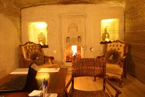 Lobby sitting area - Unicorn Cave Hotel (Nevsehir)