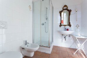 Triple Room | Bathroom